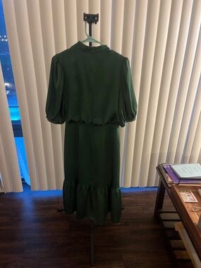 Ann Taylor Elegant Dark Green Midi Dress with Puff Sleeves Size 4